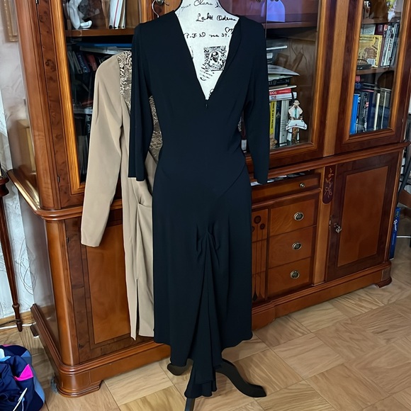 Classic Black Dress by Anna Molinari Sz M, I 48

Argentine tango inspired - Picture 6 of 17